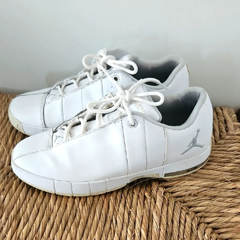 Nike Air White Jordan Sneakers 6Y